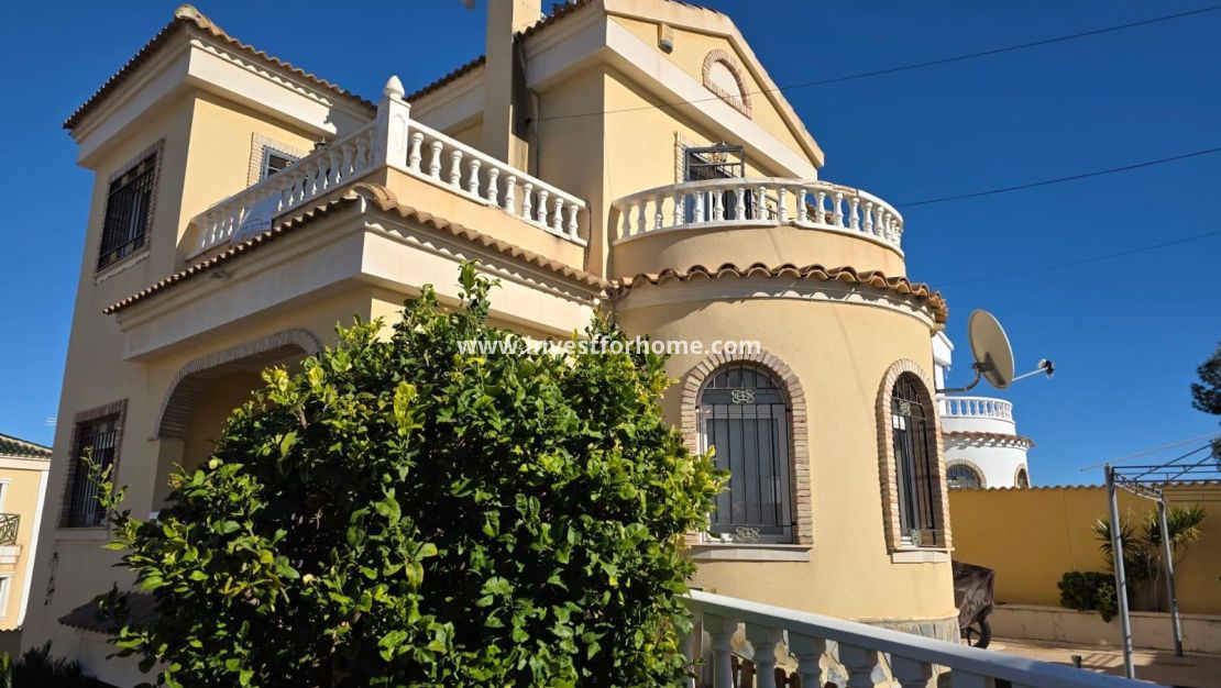 Sale - Villa - Orihuela Costa - Villamartín-las Filipinas