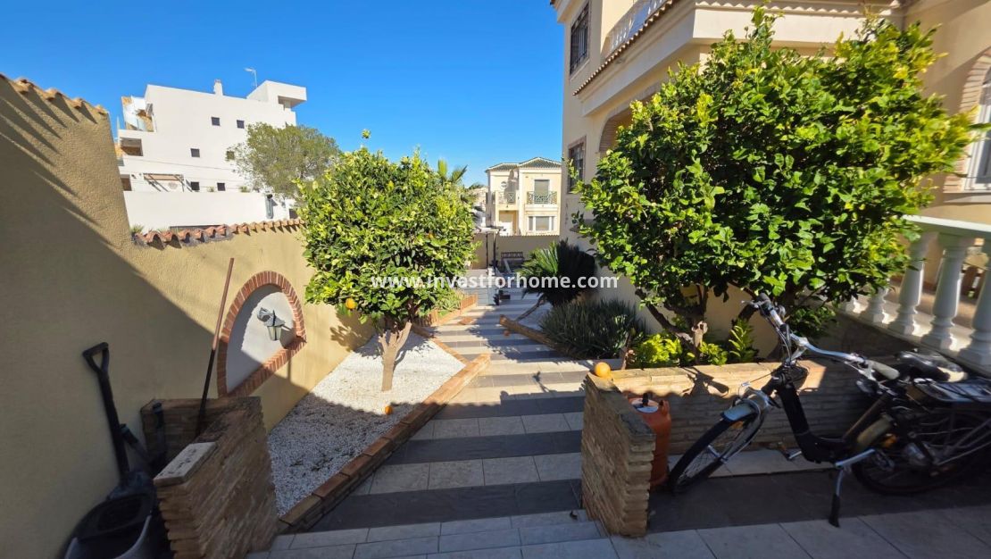 Sale - Villa - Orihuela Costa - Villamartín-las Filipinas