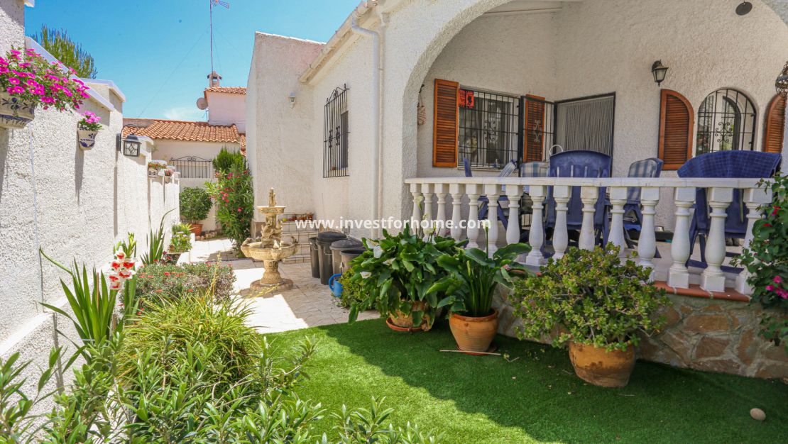 Sale - Villa - Orihuela Costa - Villamartín