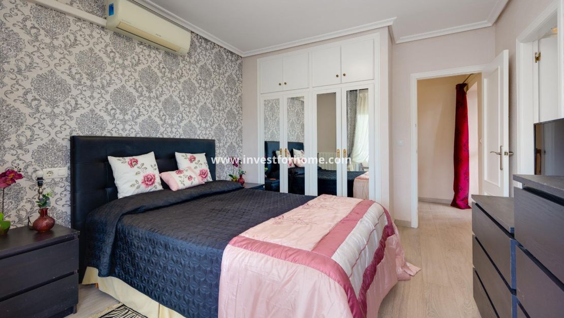 Sale - Villa - Orihuela Costa - Villamartín