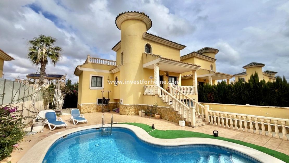 Sale - Villa - Orihuela Costa - Villamartin