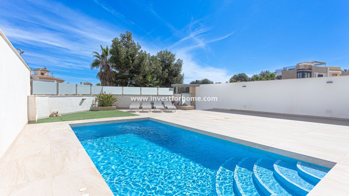 Sale - Villa - Orihuela Costa - Villamartín