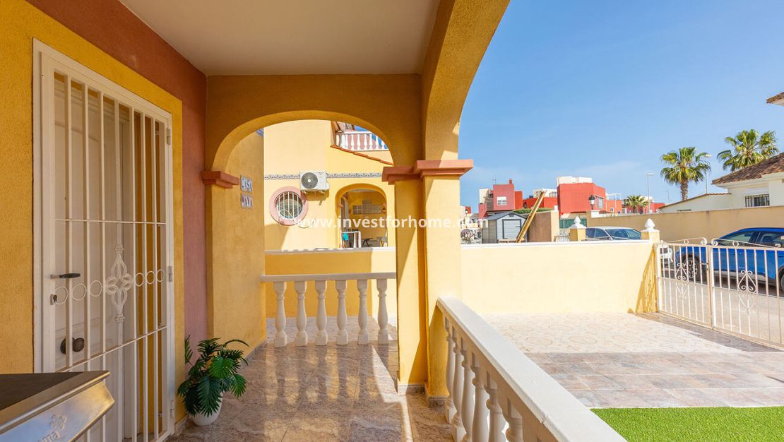 Sale - Villa - Orihuela Costa - Villamartín