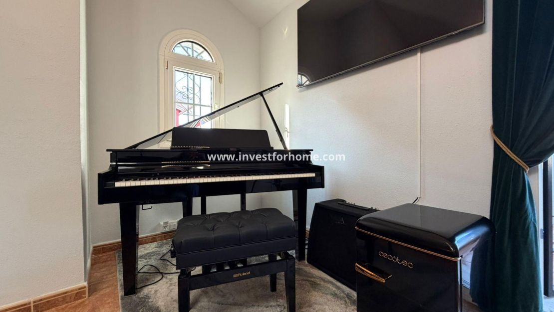 Sale - Villa - Orihuela Costa - Villamartín