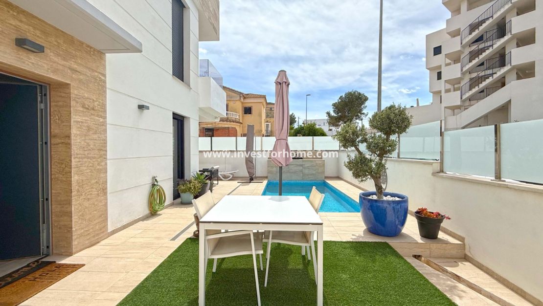 Sale - Villa - Orihuela Costa - Villamartín