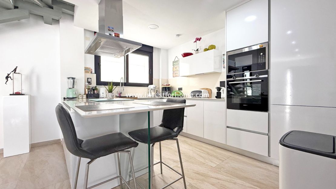 Sale - Villa - Orihuela Costa - Villamartín