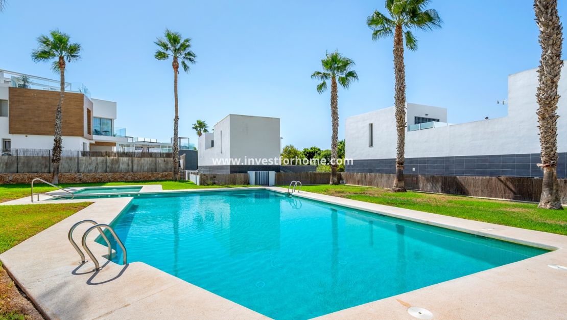 Sale - Villa - Orihuela Costa - Villamartín