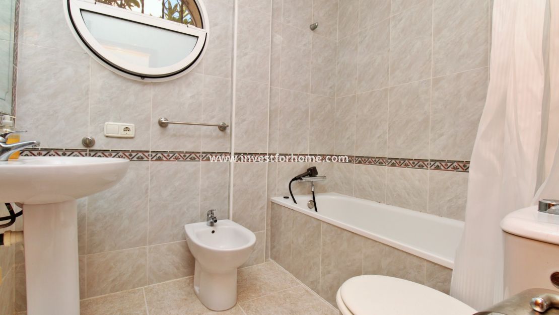 Sale - Villa - Orihuela Costa - Villamartín
