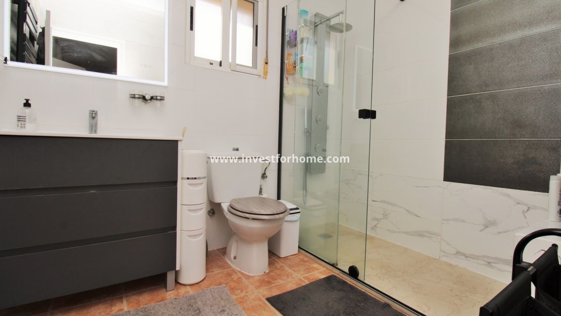 Sale - Villa - Orihuela Costa - Villamartín
