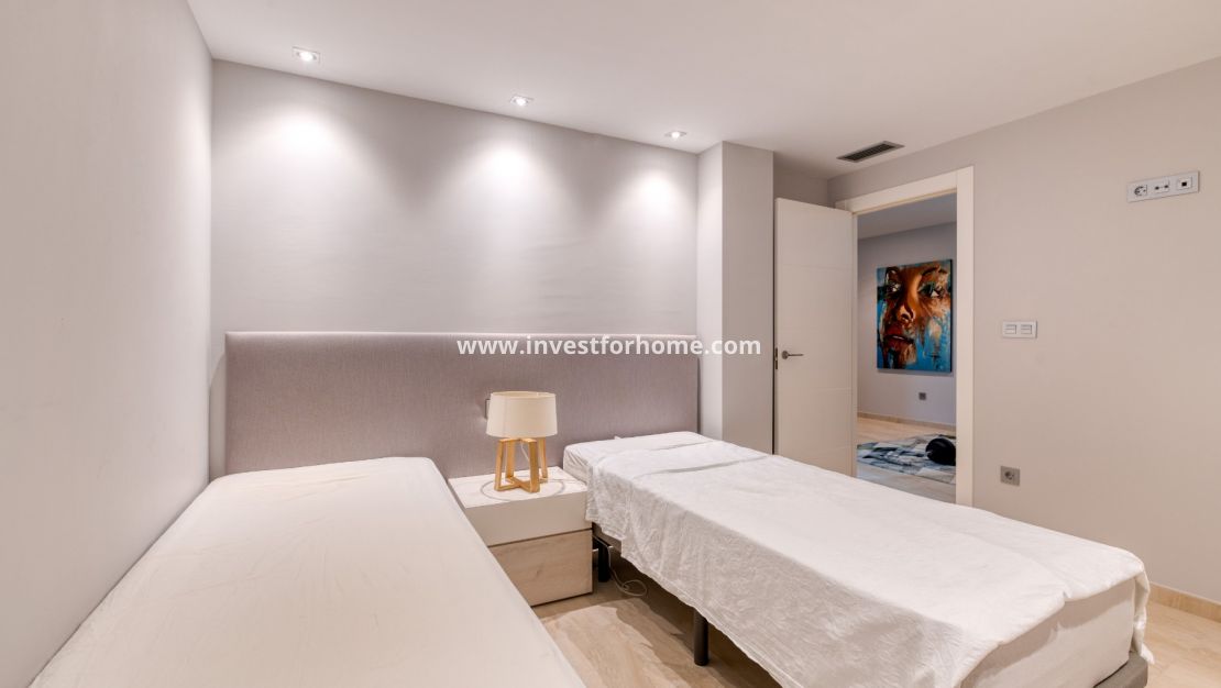 Sale - Villa - Orihuela Costa - Villamartín