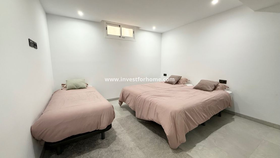Sale - Villa - Orihuela Costa - Villamartín