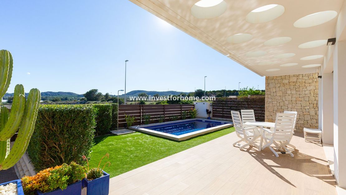 Sale - Villa - Orihuela Costa - Vistabella Golf