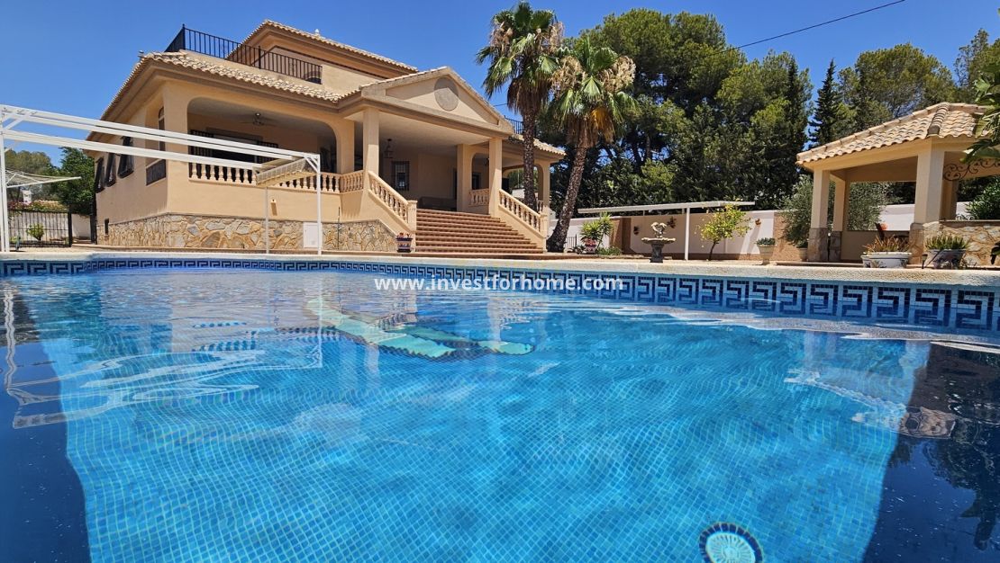 Sale - Villa - Pinar de Campoverde - Inland