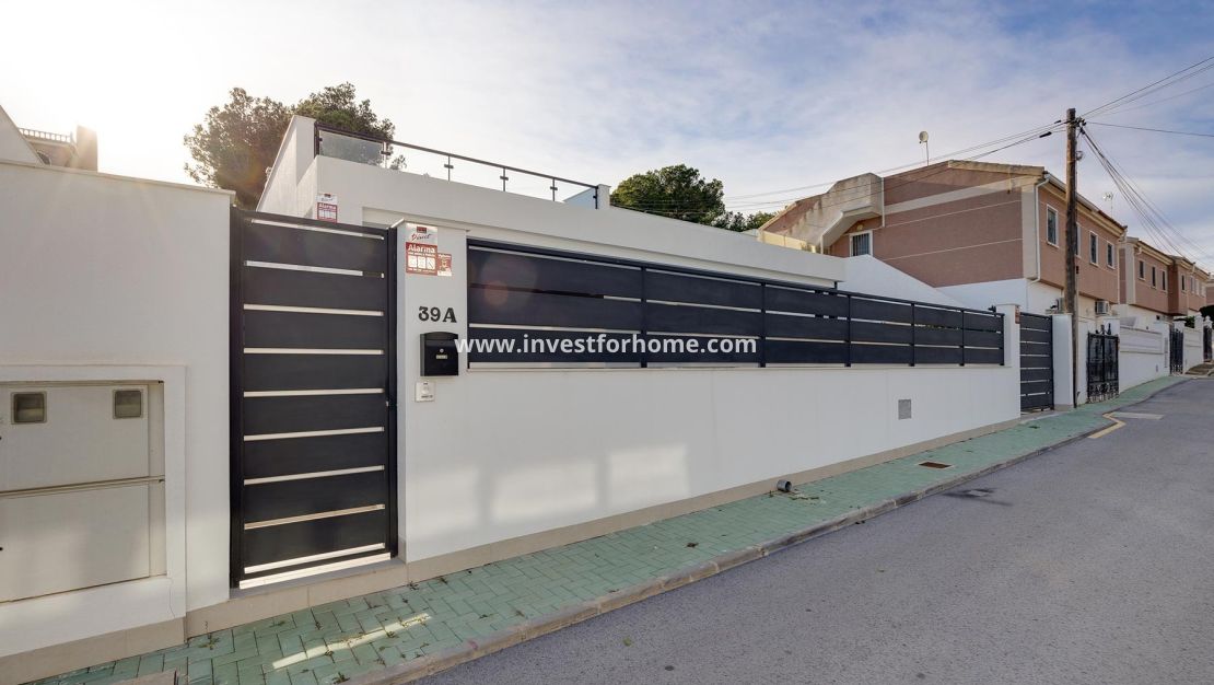 Sale - Villa - Pinar de Campoverde - Inland