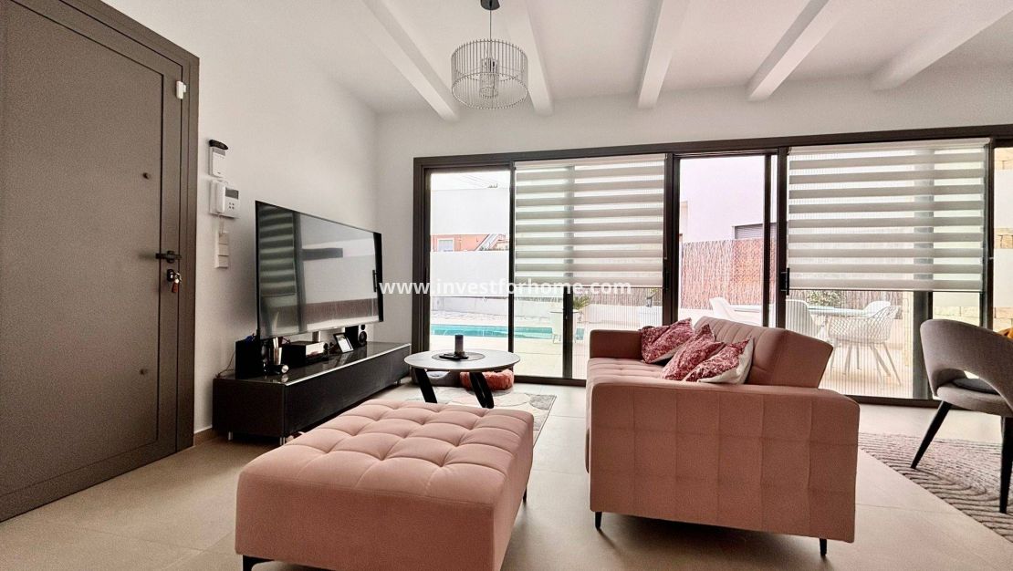 Sale - Villa - San Miguel de Salinas - Urbanizacion Blue Lagoon