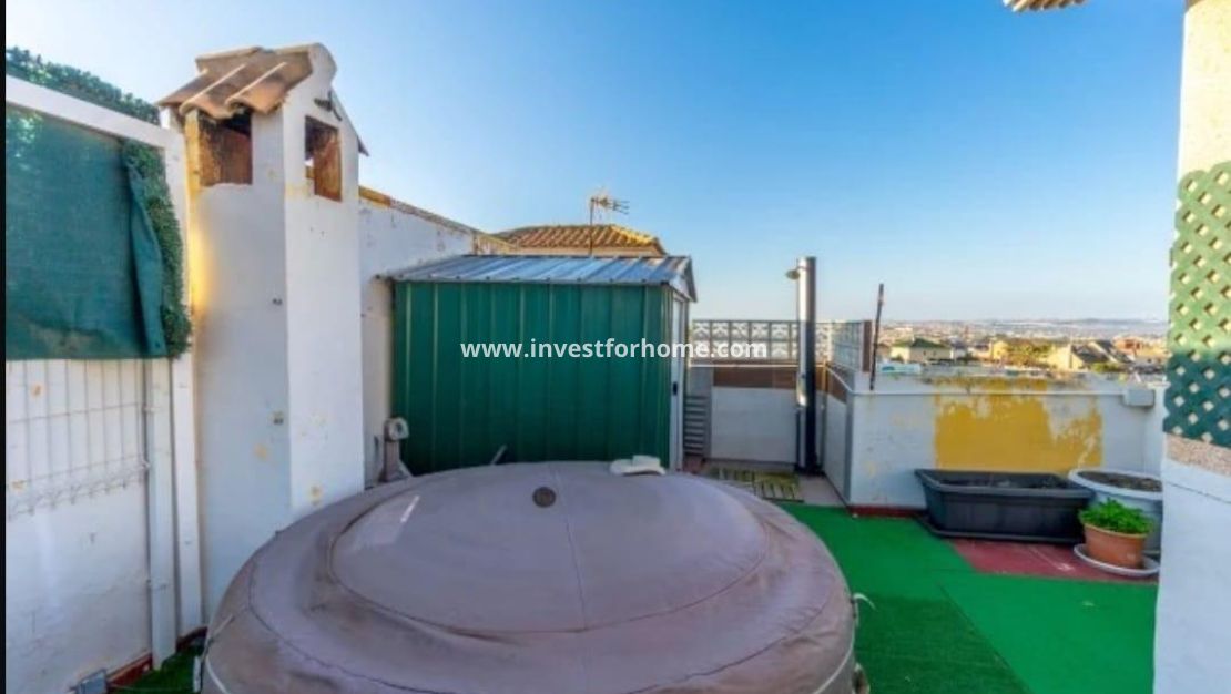 Sale - Villa - Torrevieja - aguas nuevas
