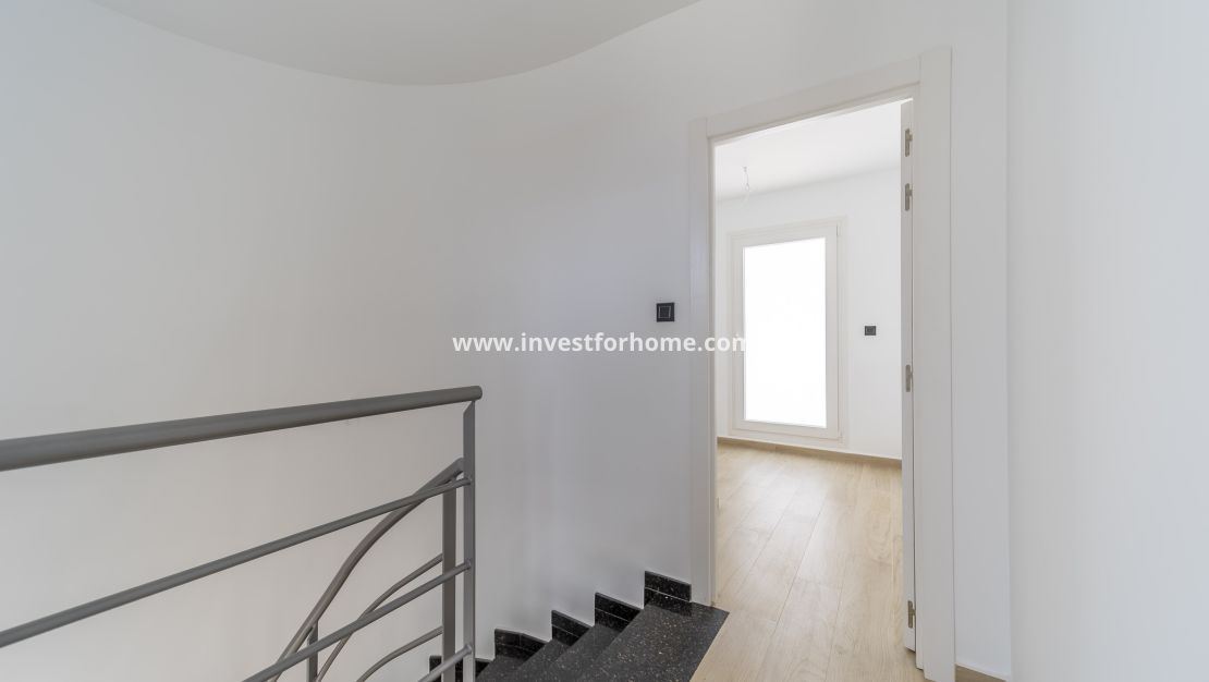 Sale - Villa - Torrevieja - aguas nuevas