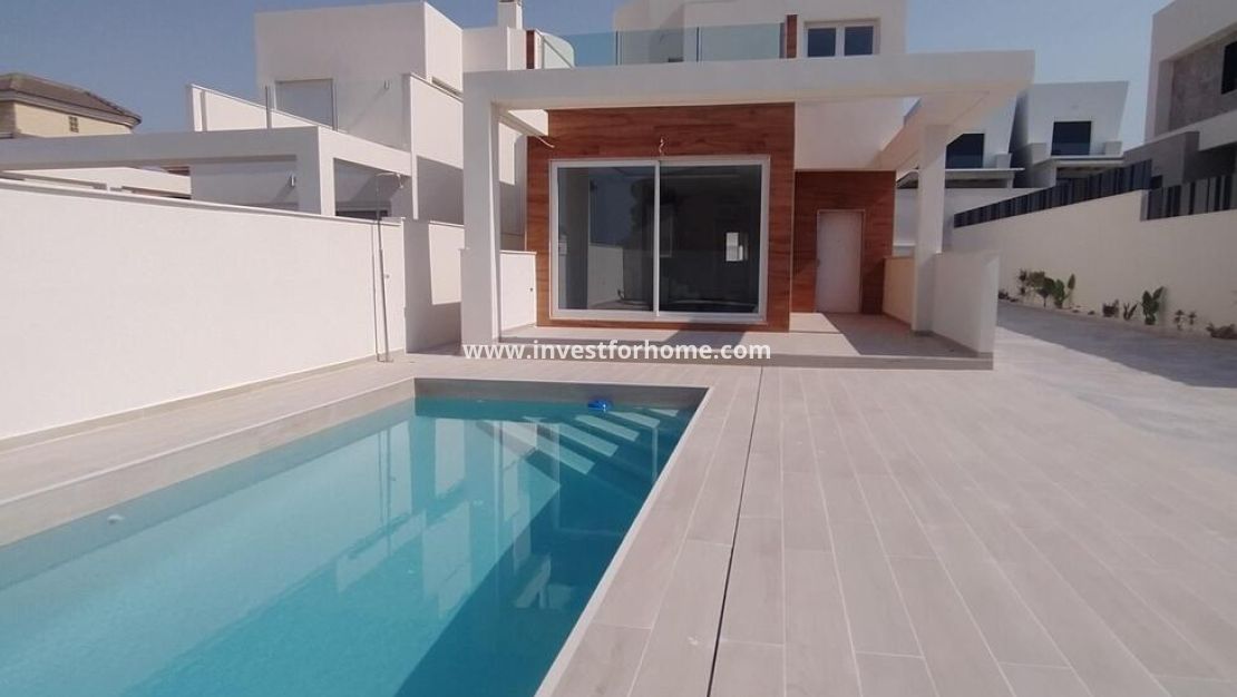 Sale - Villa - Torrevieja - aguas nuevas