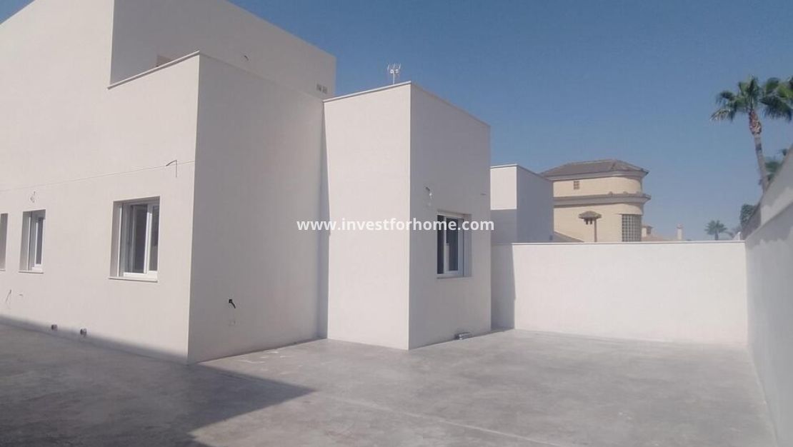 Sale - Villa - Torrevieja - aguas nuevas