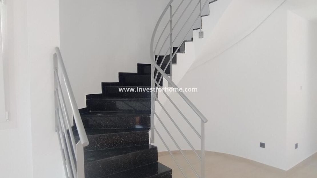 Sale - Villa - Torrevieja - aguas nuevas