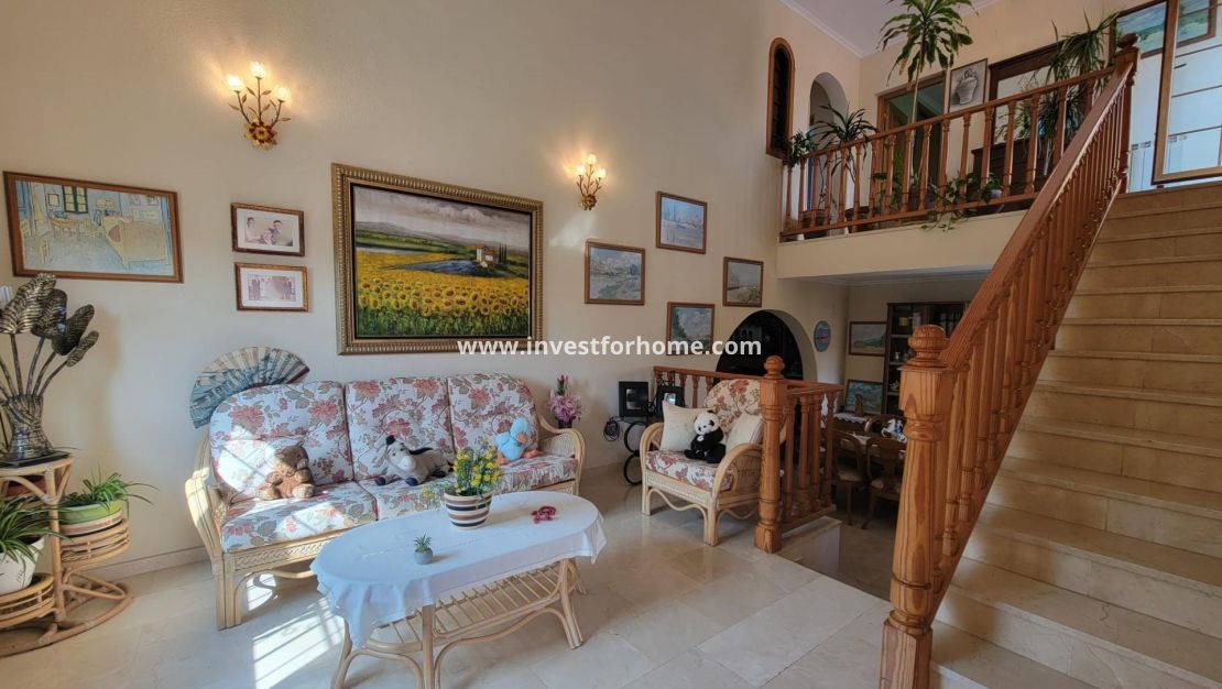 Sale - Villa - Torrevieja - aguas nuevas