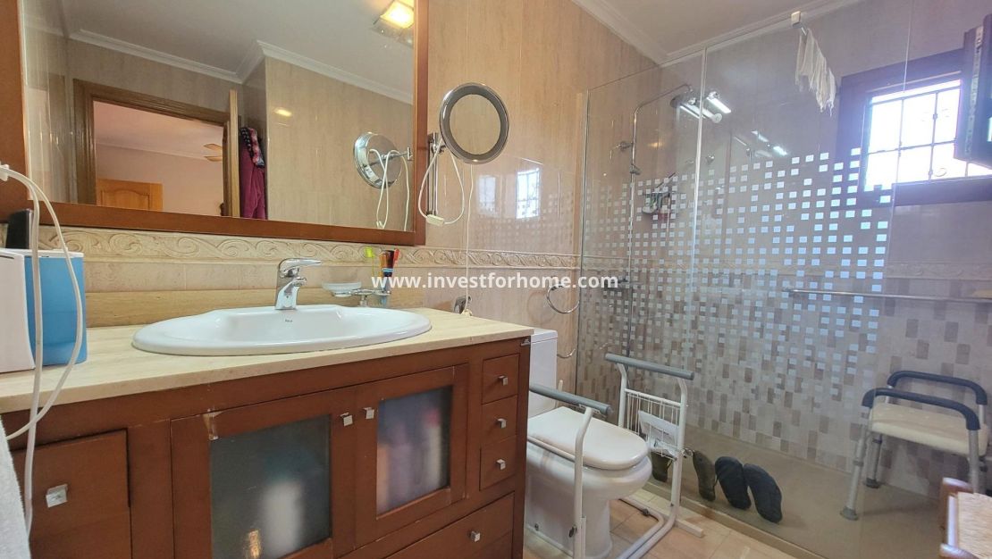 Sale - Villa - Torrevieja - aguas nuevas