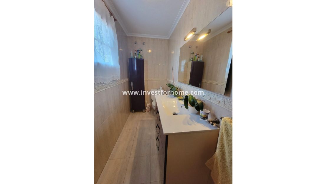 Sale - Villa - Torrevieja - aguas nuevas