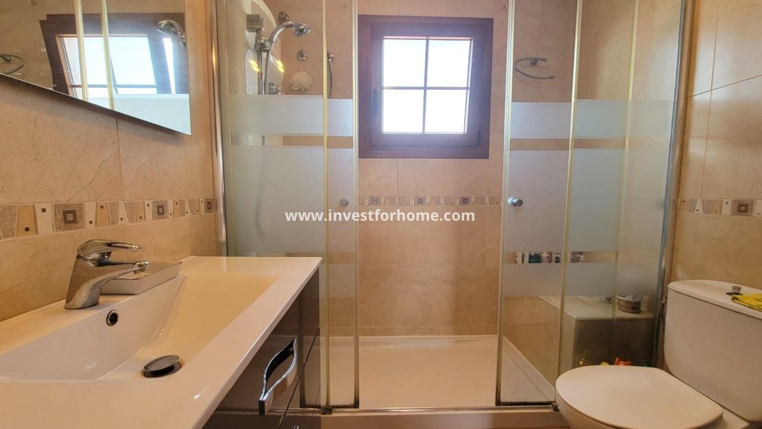 Sale - Villa - Torrevieja - aguas nuevas