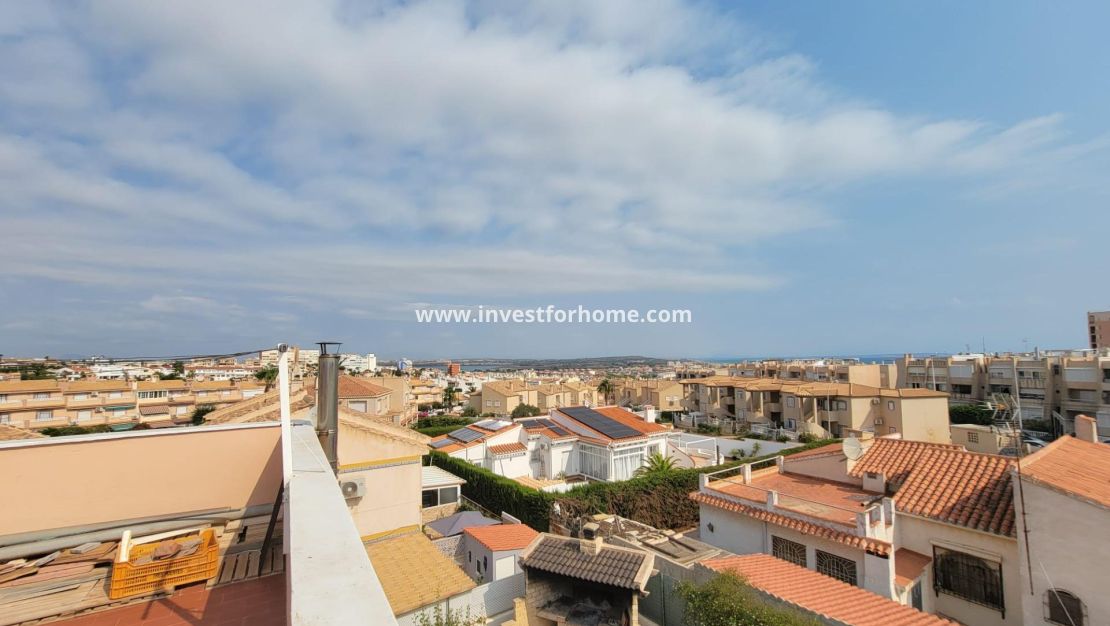Sale - Villa - Torrevieja - aguas nuevas