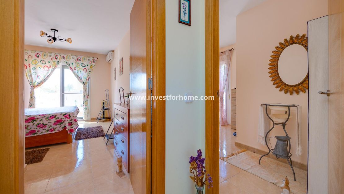 Sale - Villa - Torrevieja - aguas nuevas