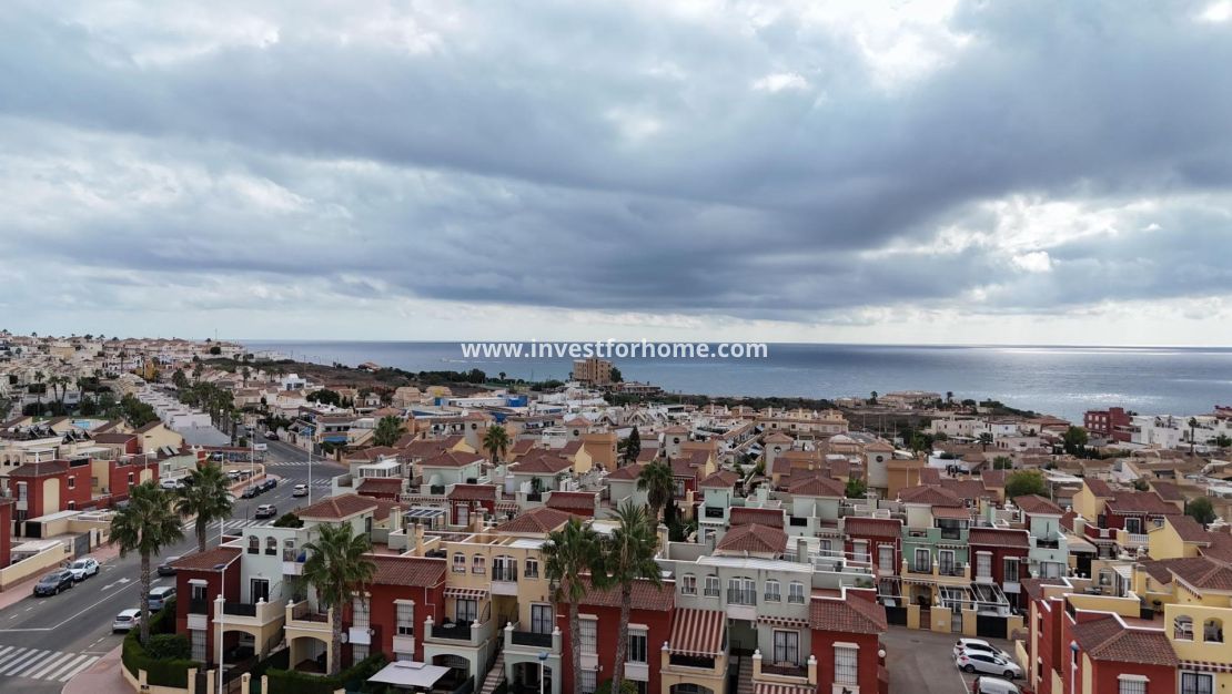 Sale - Villa - Torrevieja - aguas nuevas