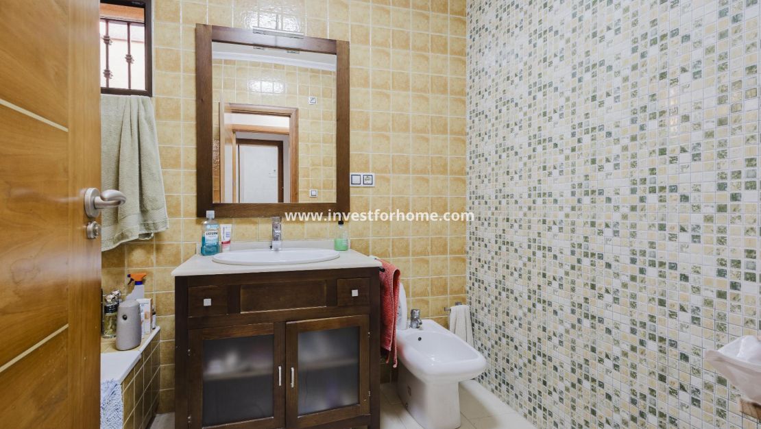 Sale - Villa - Torrevieja - aguas nuevas