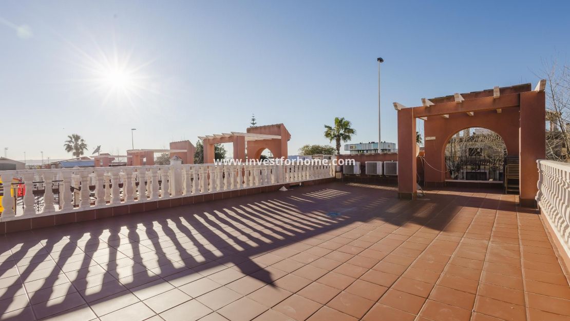 Sale - Villa - Torrevieja - aguas nuevas