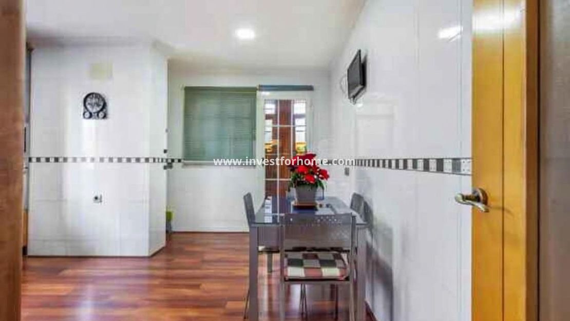 Sale - Villa - Torrevieja - aguas nuevas