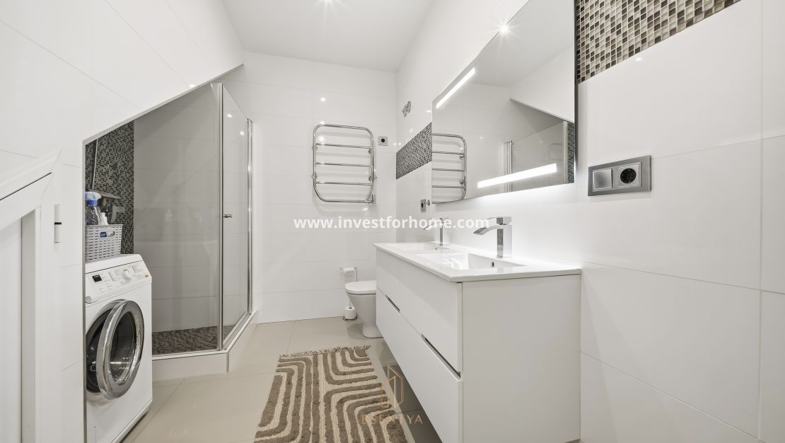 Sale - Villa - Torrevieja - aguas nuevas