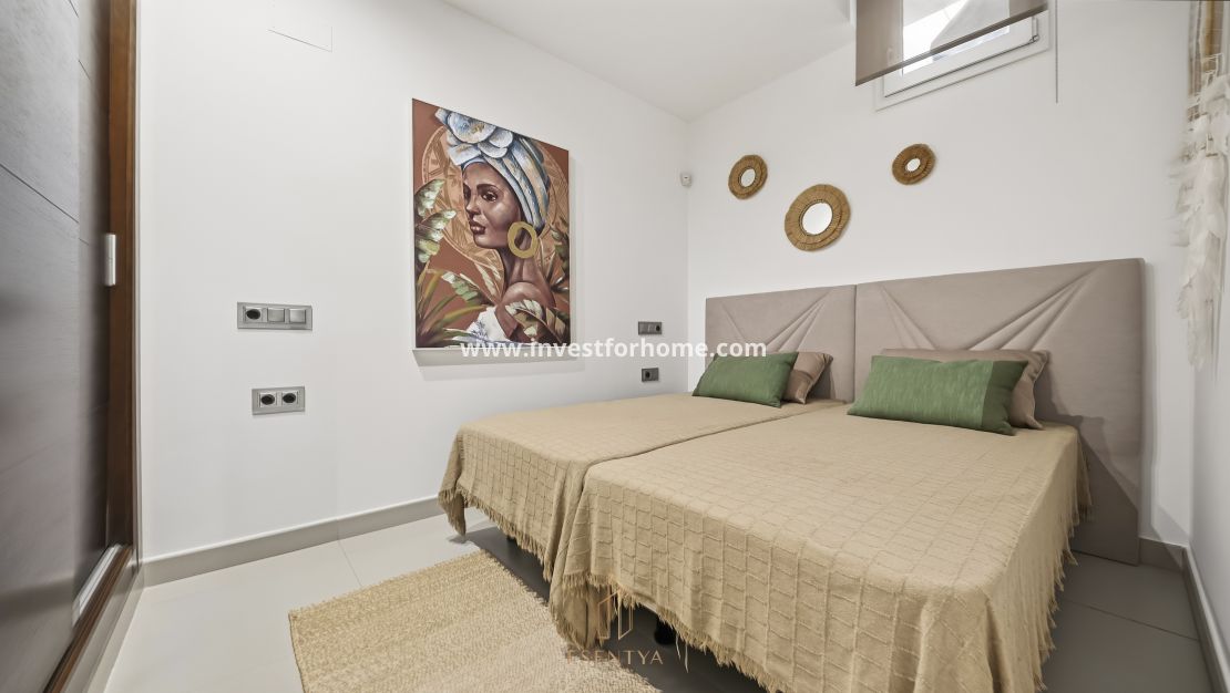 Sale - Villa - Torrevieja - aguas nuevas