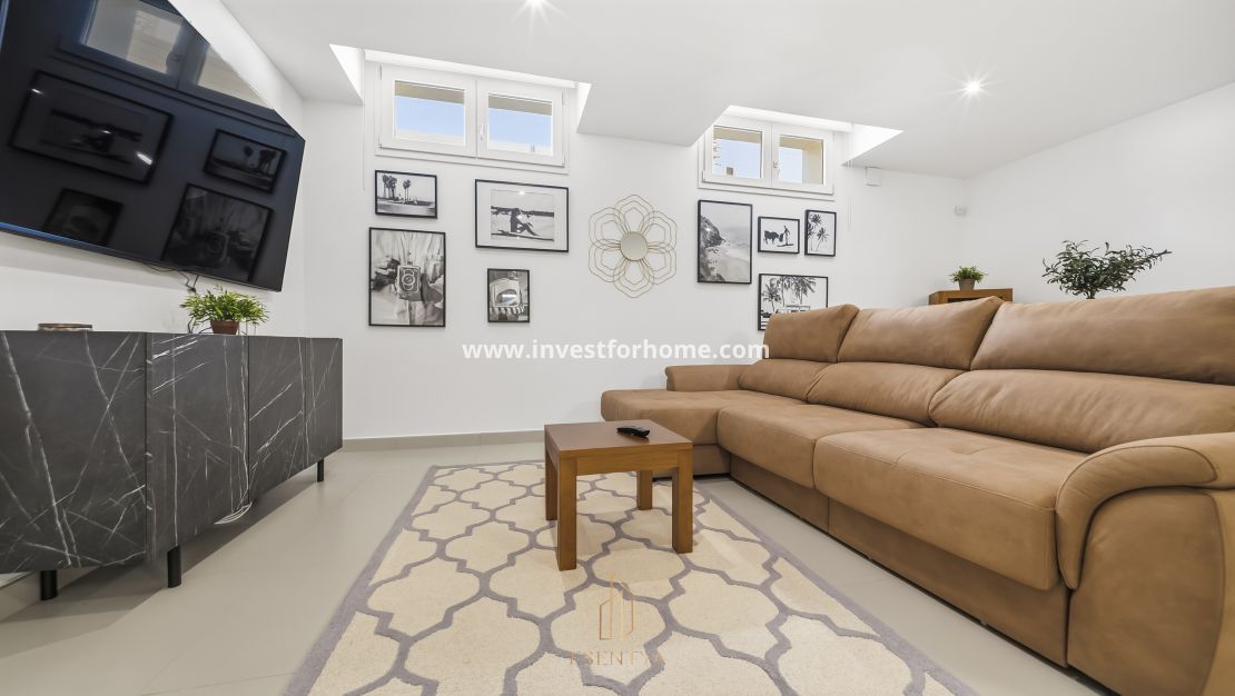 Sale - Villa - Torrevieja - aguas nuevas