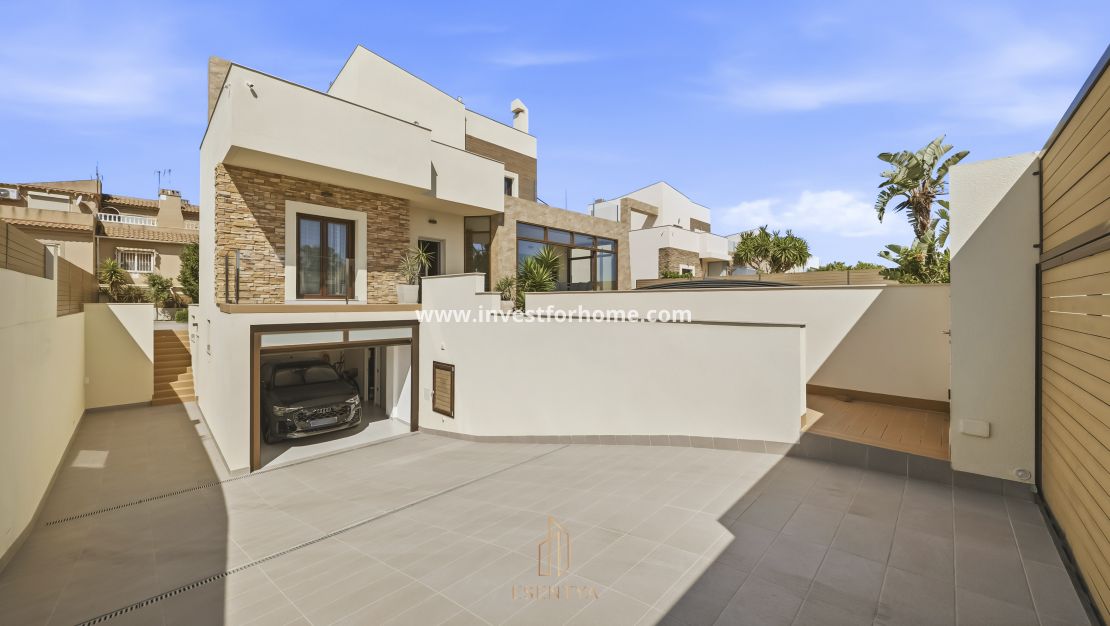 Sale - Villa - Torrevieja - aguas nuevas