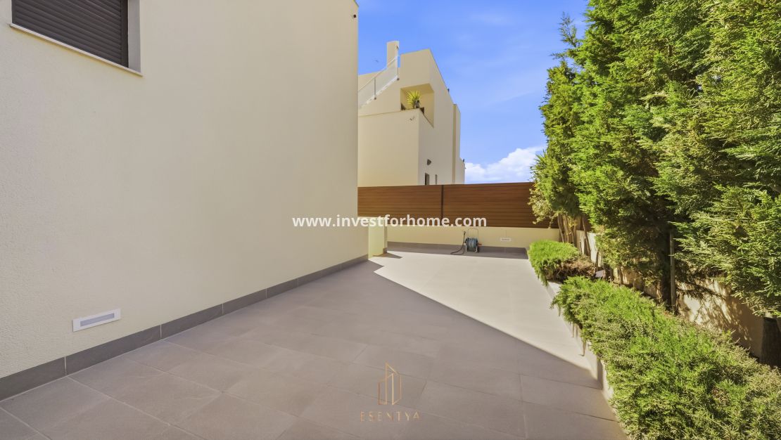Sale - Villa - Torrevieja - aguas nuevas