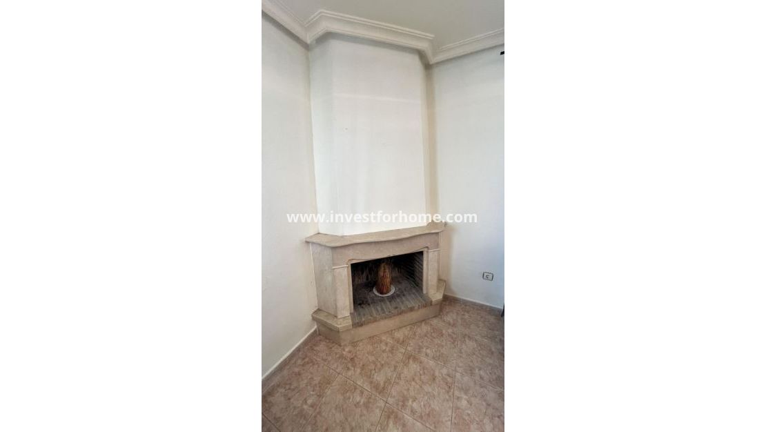 Sale - Villa - Torrevieja - aguas nuevas