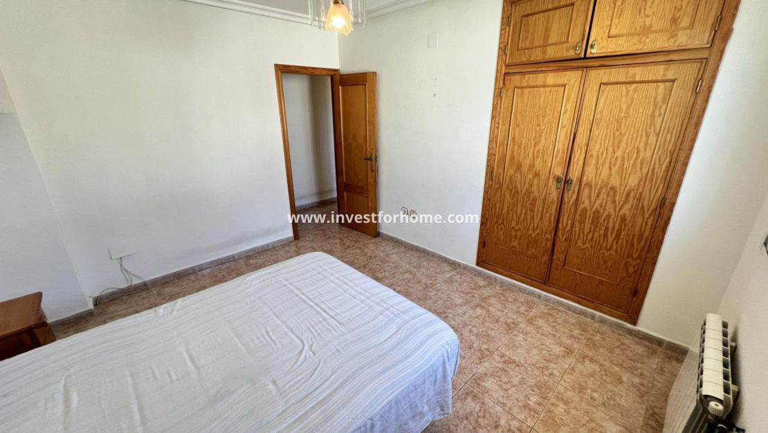Sale - Villa - Torrevieja - aguas nuevas