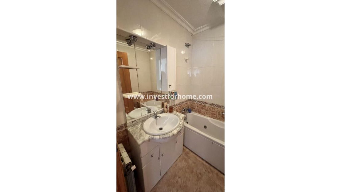 Sale - Villa - Torrevieja - aguas nuevas