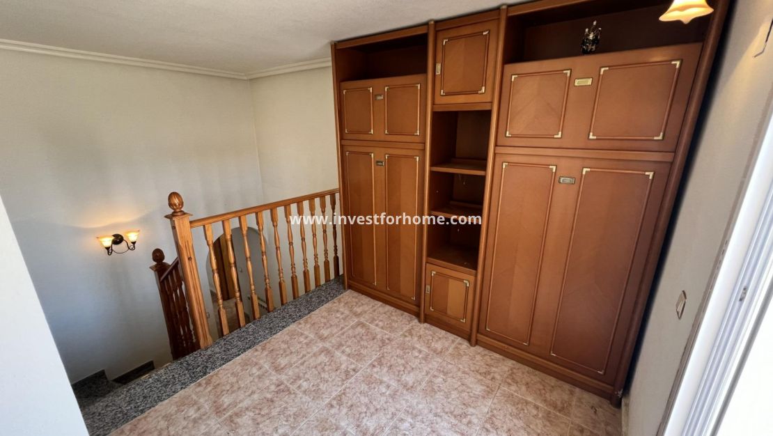 Sale - Villa - Torrevieja - aguas nuevas