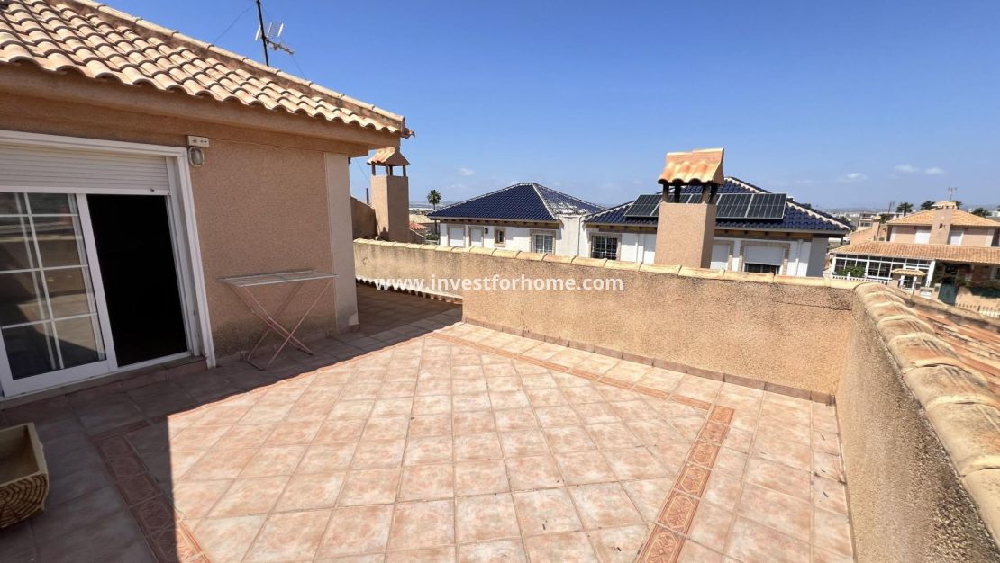 Sale - Villa - Torrevieja - aguas nuevas