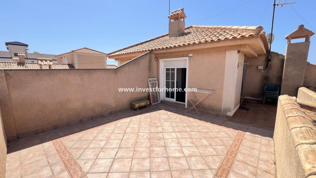 Sale - Villa - Torrevieja - aguas nuevas