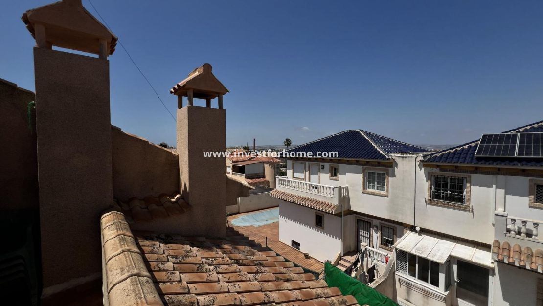 Sale - Villa - Torrevieja - aguas nuevas