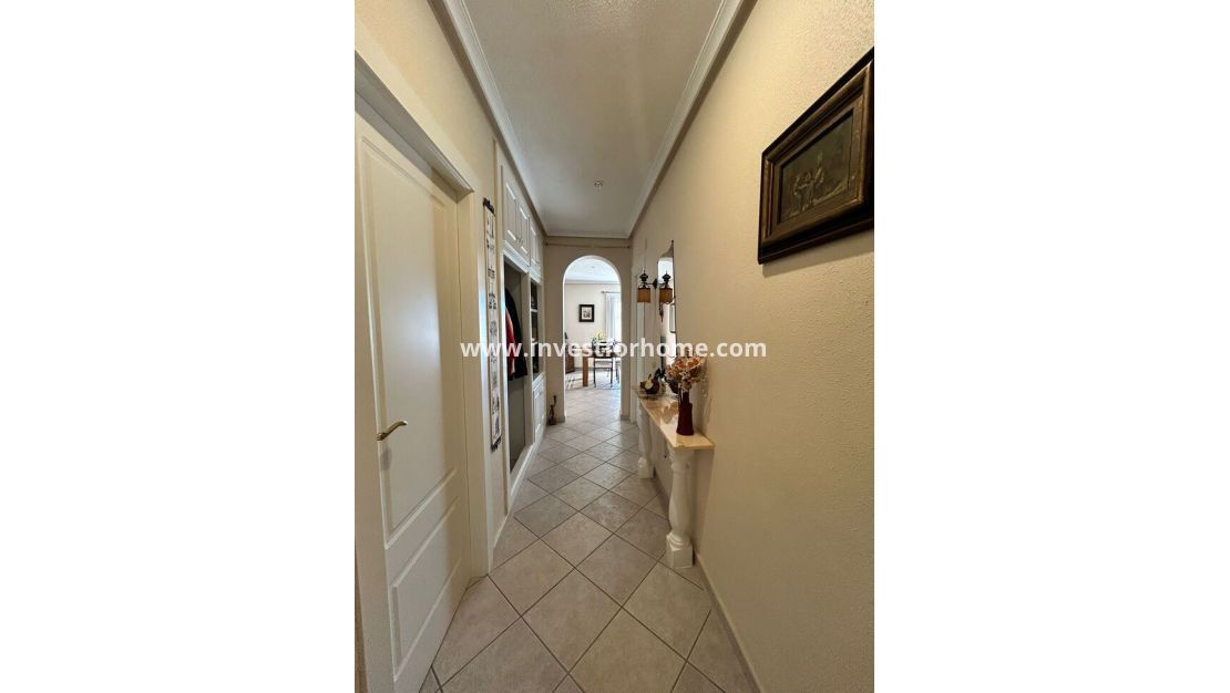 Sale - Villa - Torrevieja - aguas nuevas