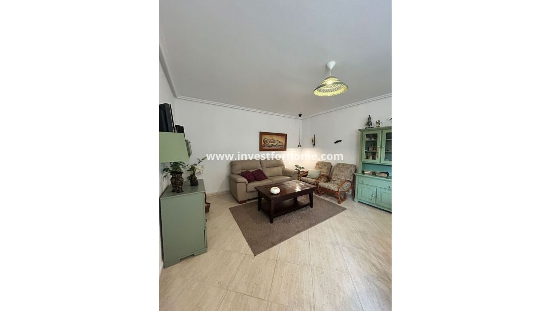 Sale - Villa - Torrevieja - aguas nuevas