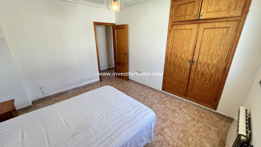 Sale - Villa - Torrevieja - aguas nuevas