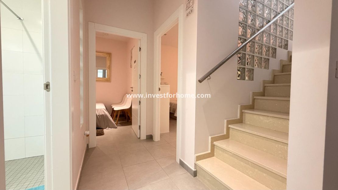 Sale - Villa - Torrevieja - aguas nuevas